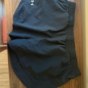 Under Armour Black Athletic Shorts Lightweight Elastic Waistband